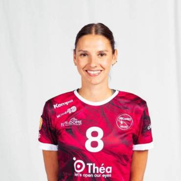 VAXES Clara